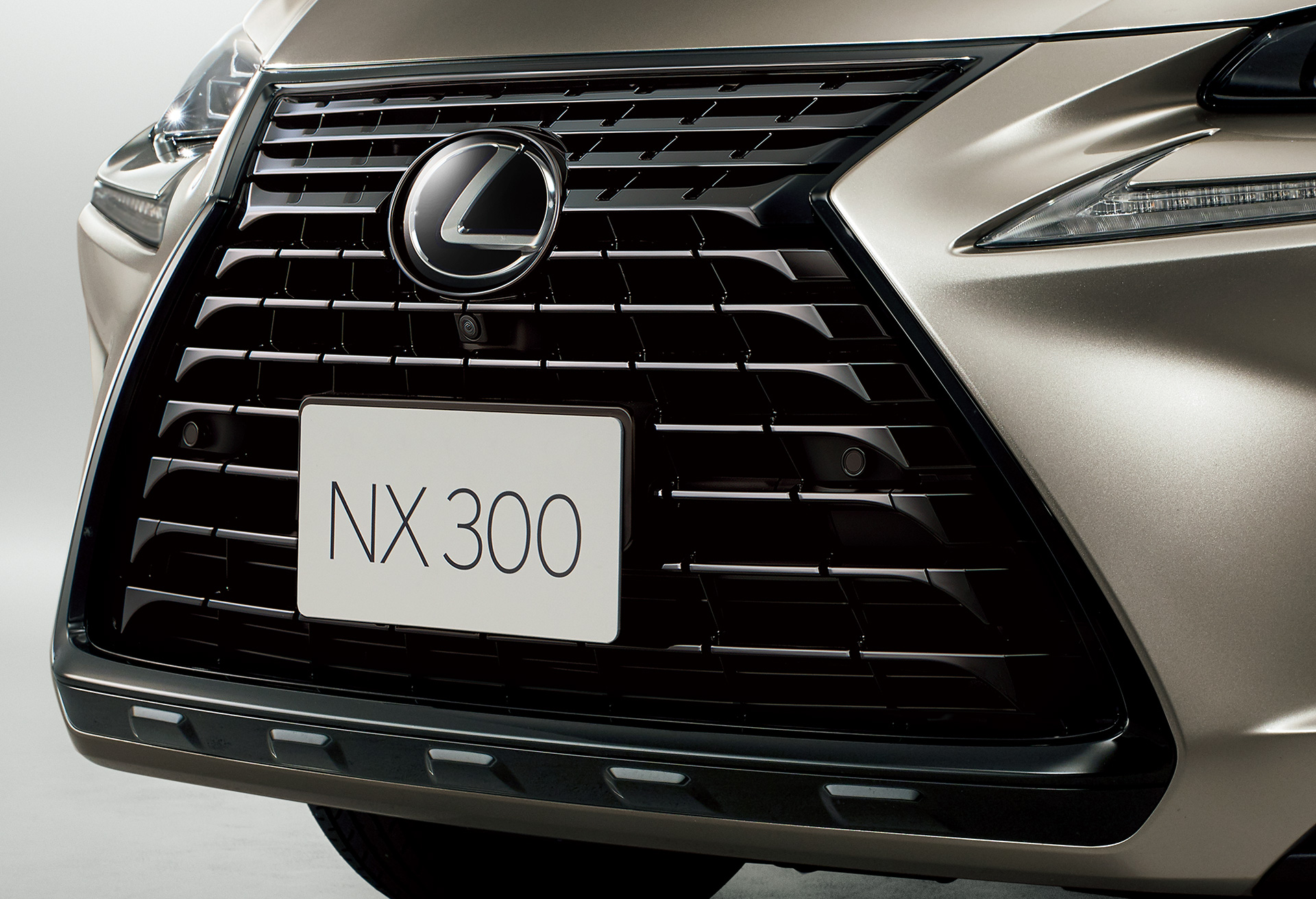 Lexus Nxに特別仕様車 Bronze Edition を設定 Life With Nx